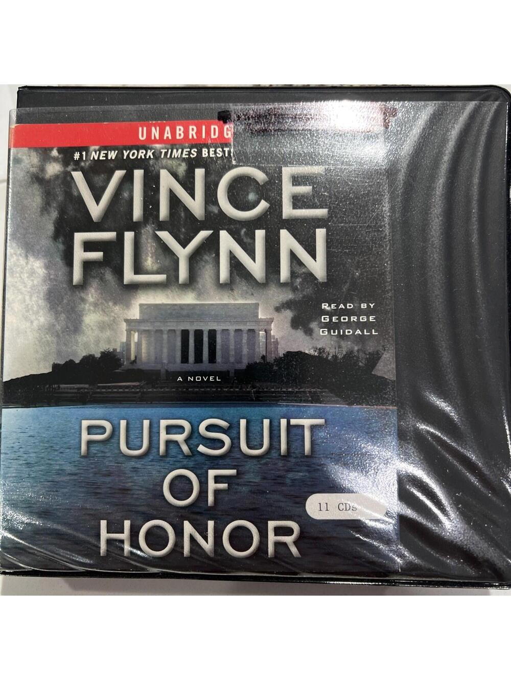 Pursuit of Honor : A Thriller by Vince Flynn  2011, Compact Disc